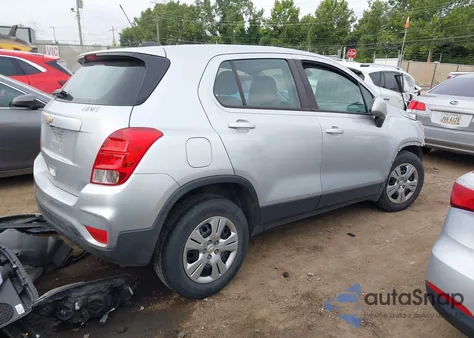 2017 Chevrolet Trax Ls z USA, uszkodzony, nr VIN KL7CJKSB5HB173997